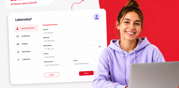 Einfach online zum perfekten Lebenslauf Junge Frau im lila Hoodie sitzt lächelnd vor einem Laptop. Im Hintergrund ist eine digitale Lebenslauf-Maske von Lehrberuf.info mit Formularfeldern für persönliche Daten zu sehen. Auf dem Tisch liegen ein Smartphone, ein Notizbuch und ein roter Stift.
